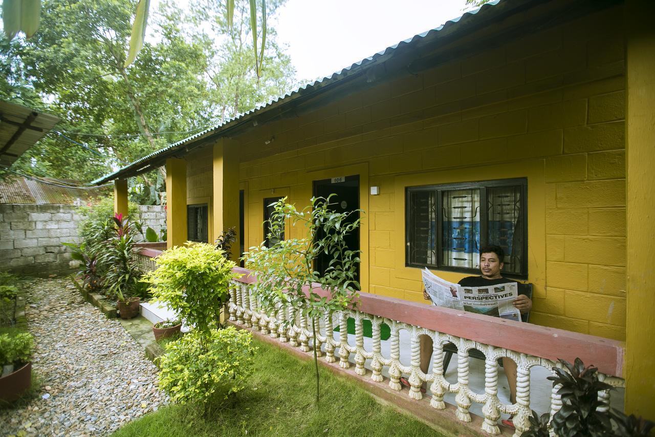 Sauraha Nana Hotel Exterior foto